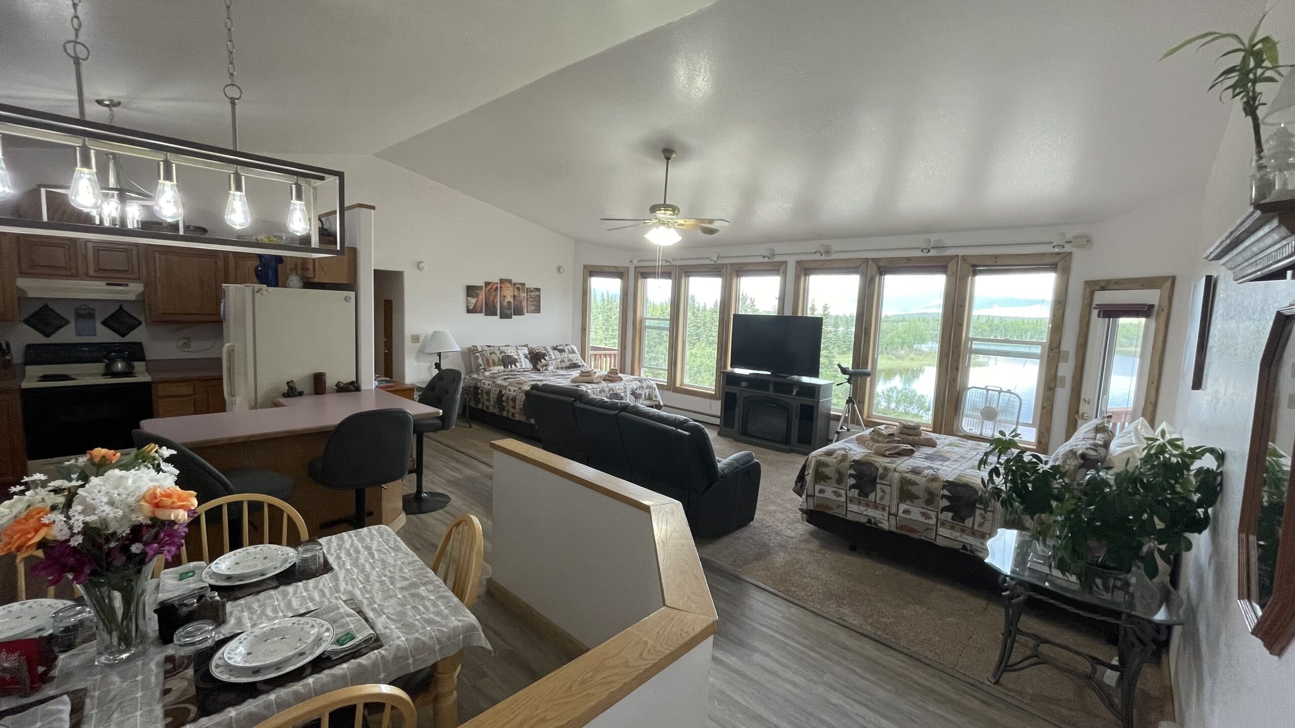 Alaska Room Denali Lakeview Inn