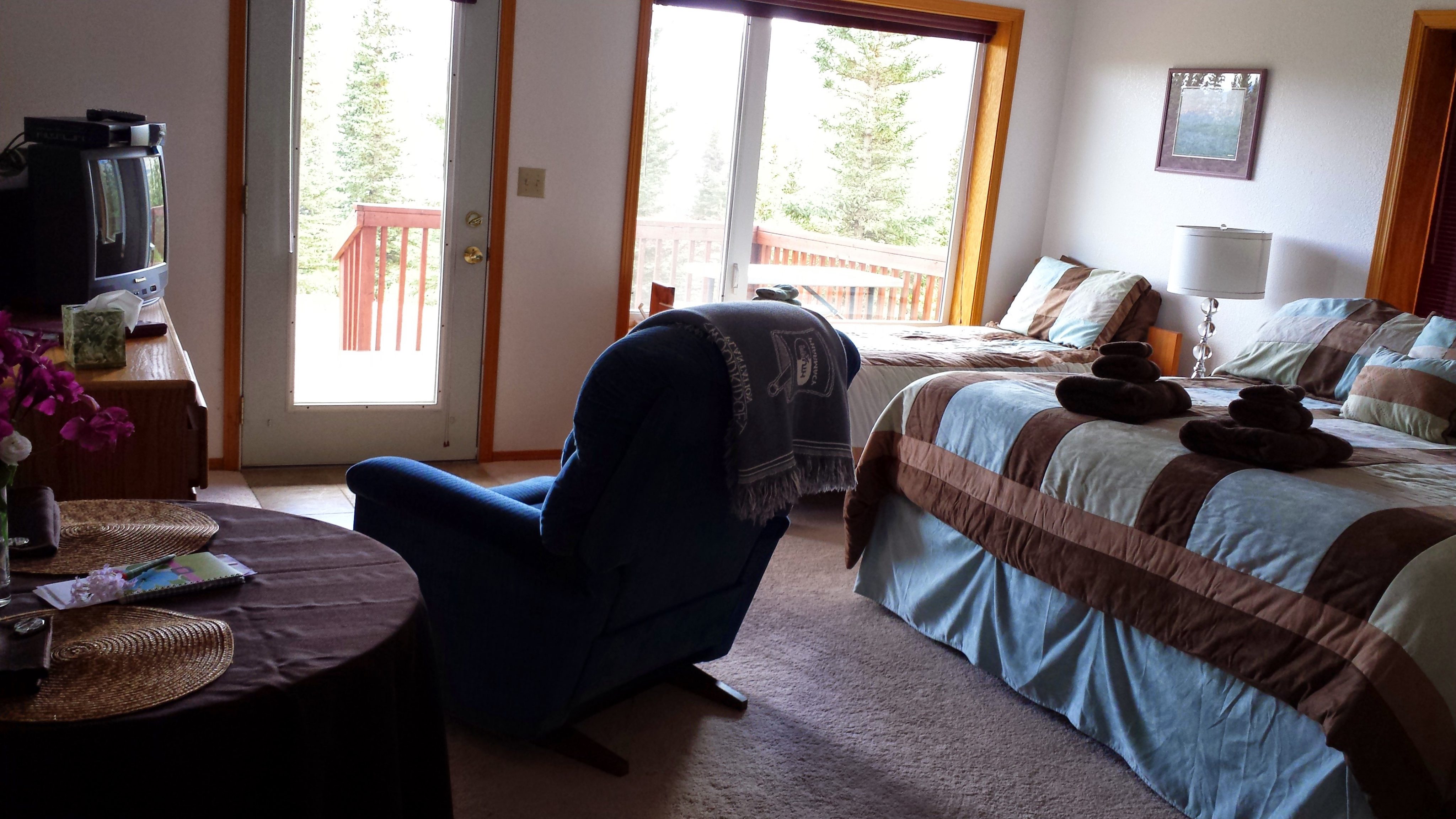 Mountain Glow Denali Lakeview Inn